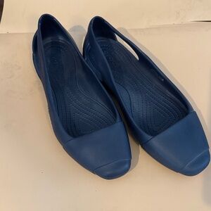 Crocs Sienna flats in navy blue Croslite material. Sz 8 nwot